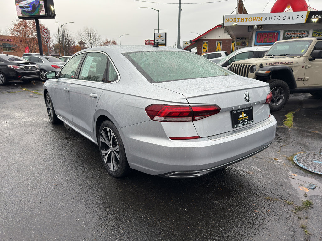 Used 2021 Volkswagen Passat 2.0T SE image 3