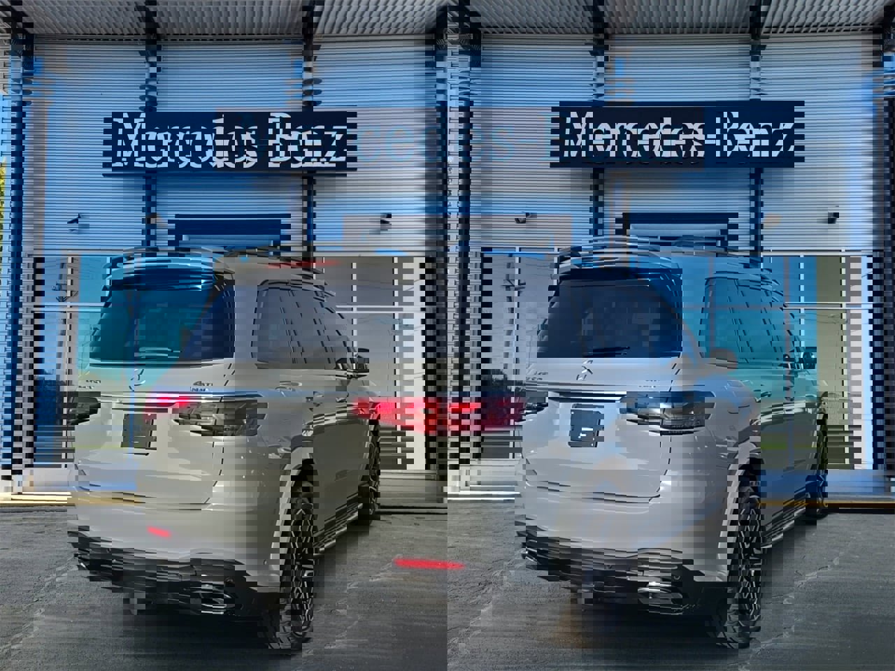 New 2026 Mercedes-Benz GLS 450 4MATIC image 6