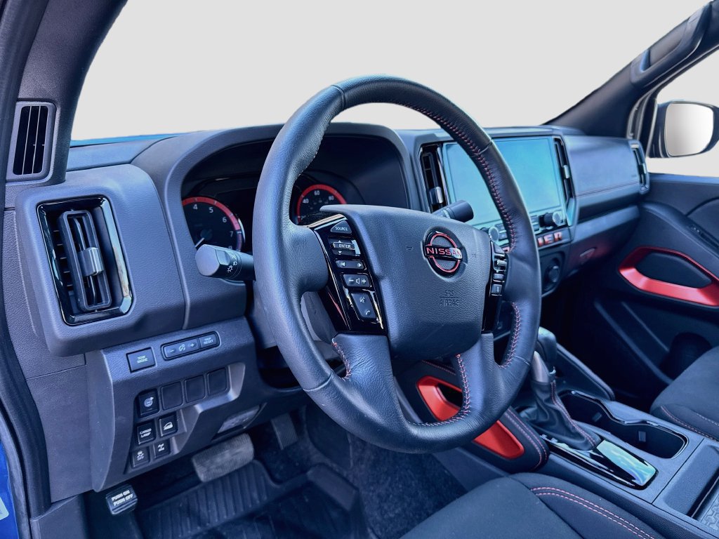 Used 2025 Nissan Frontier PRO-4X AWD/4WD image 11