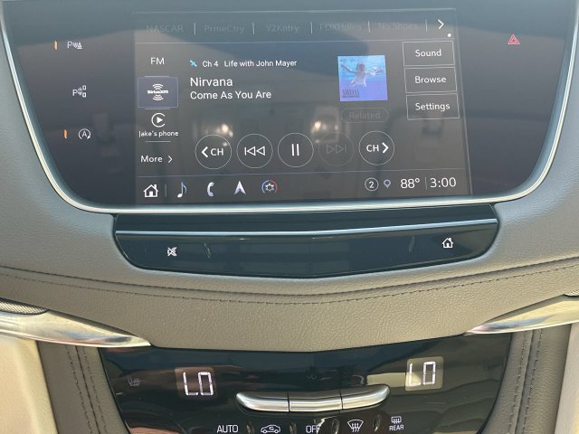Used 2022 Cadillac XT5 Premium Luxury w/ Technology Package FWD image 13