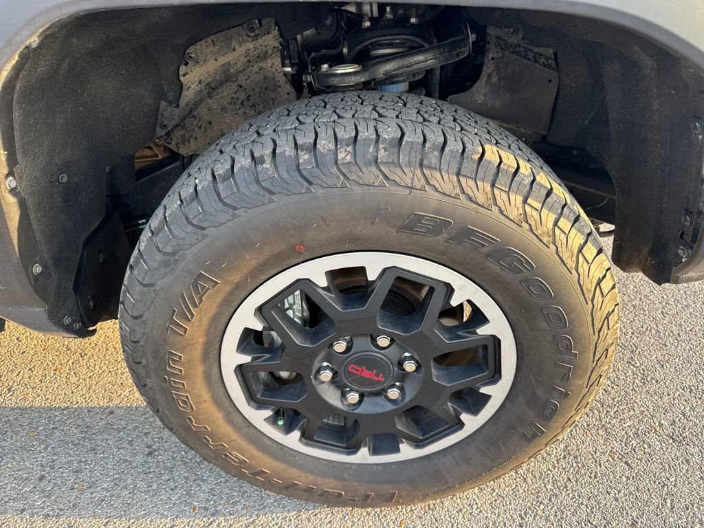 Used 2025 Toyota Tacoma TRD Off-Road image 10