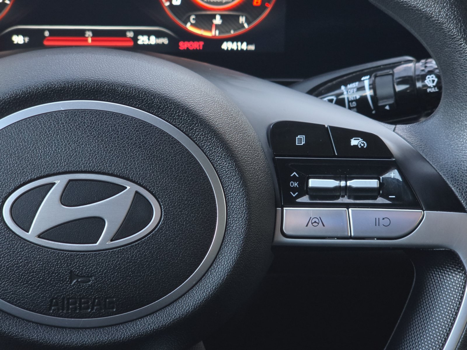 Used 2024 Hyundai Elantra SEL FWD image 14