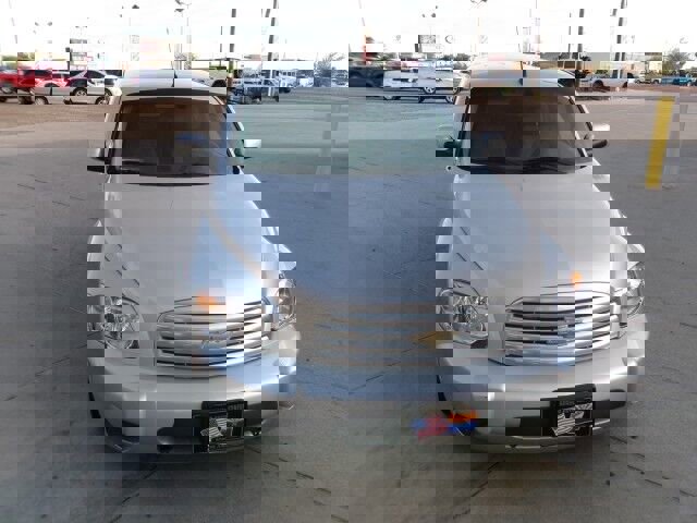 Used 2011 Chevrolet HHR LT image 4