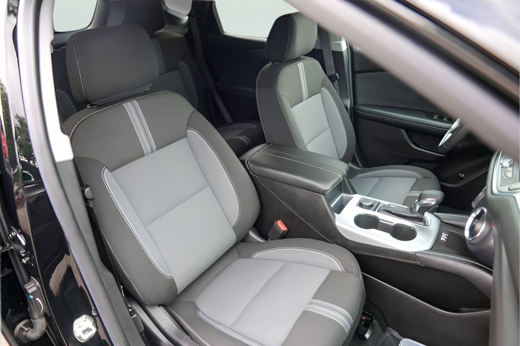Used 2024 Chevrolet Blazer LT w/ Convenience Package FWD image 30