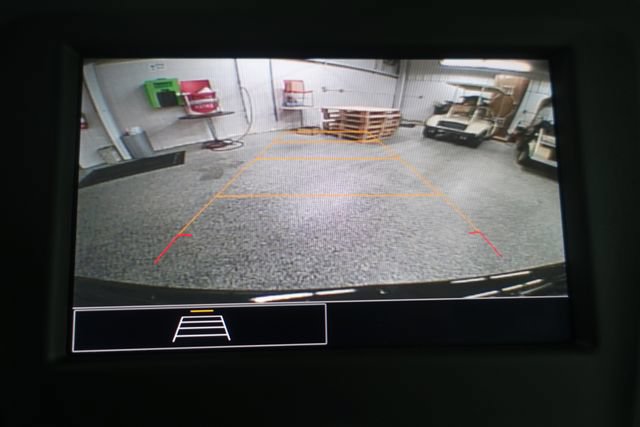 Used 2024 Chevrolet Equinox LT FWD image 16