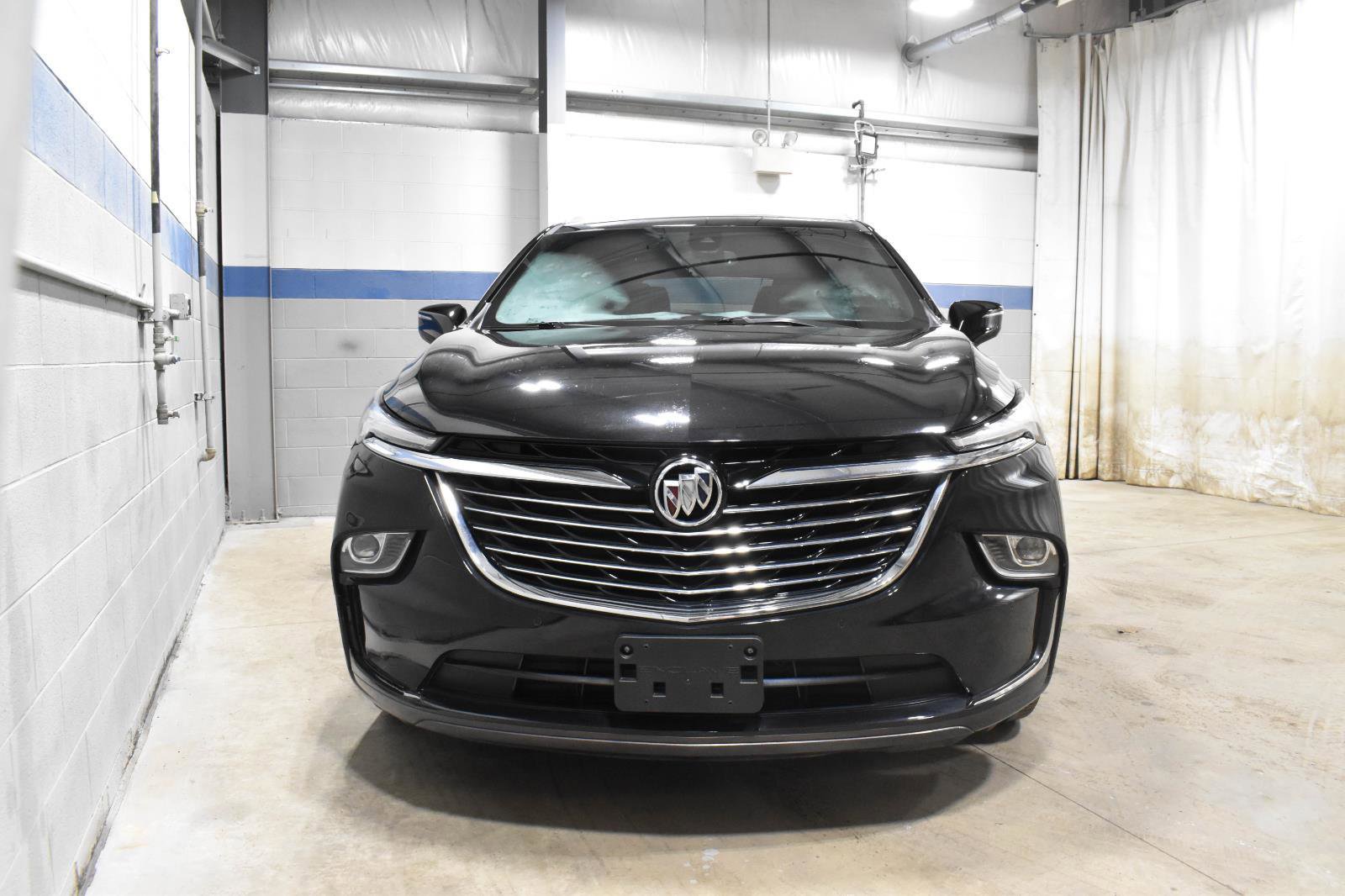Used 2023 Buick Enclave Essence image 4