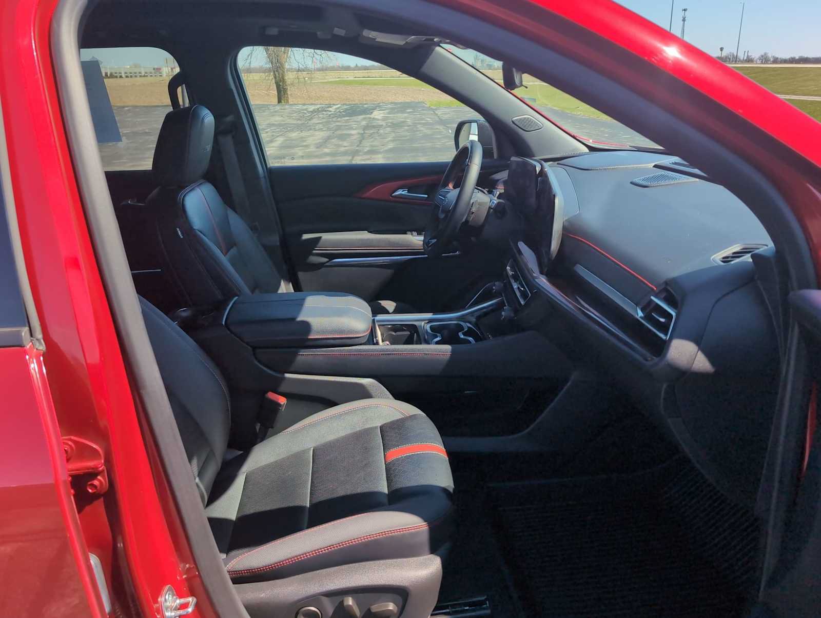 Used 2025 Chevrolet Traverse RS w/ LPO, Floor Liner Package AWD/4WD image 29