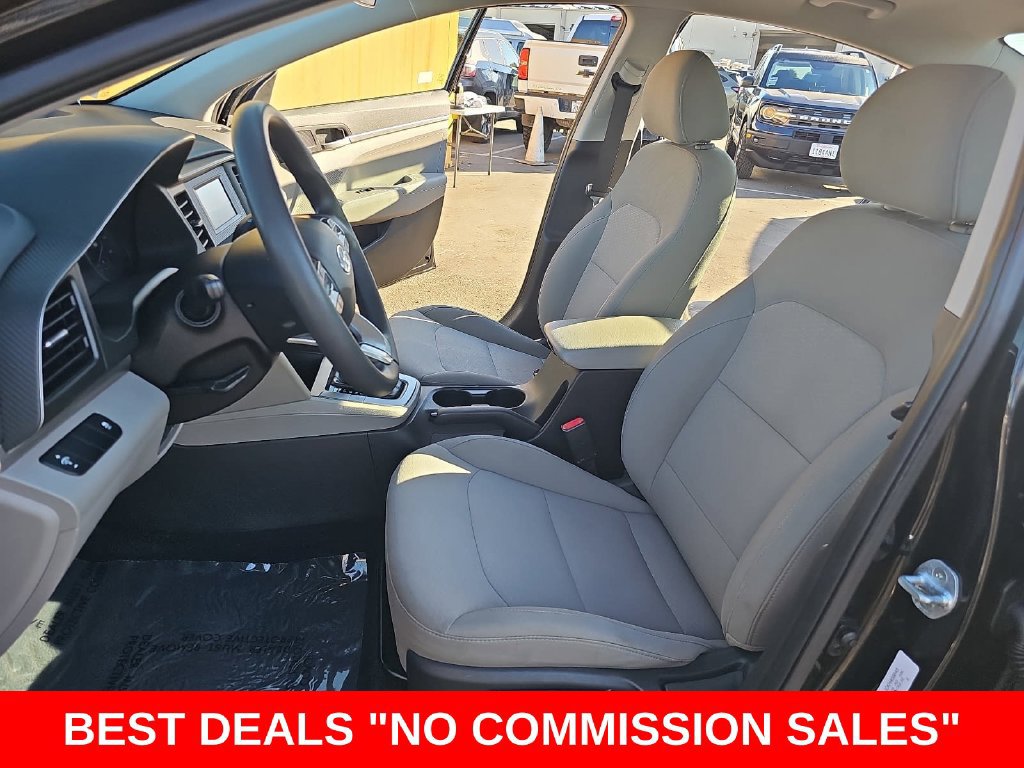Used 2019 Hyundai Elantra SE FWD image 14