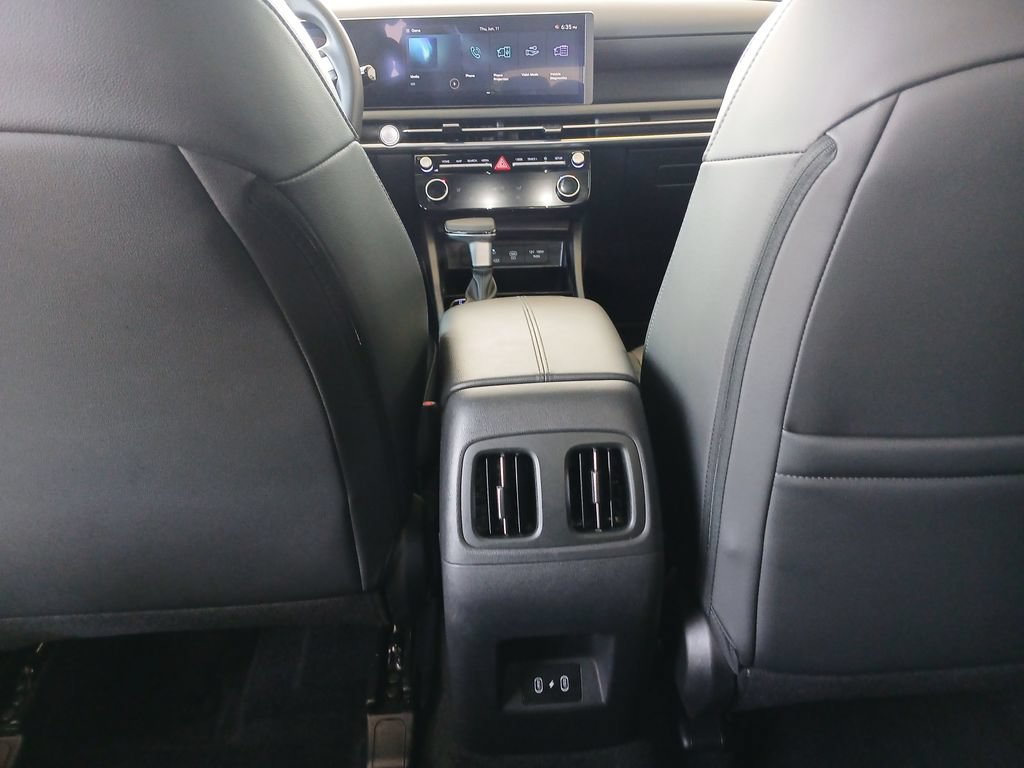 Used 2025 Hyundai Santa Cruz SEL FWD image 22