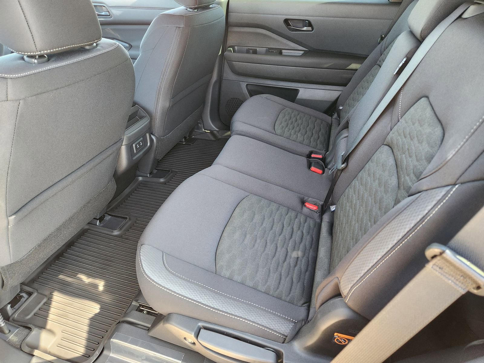 New 2026 Nissan Pathfinder SV image 25