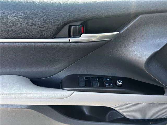 Used 2021 Toyota Camry XLE image 11