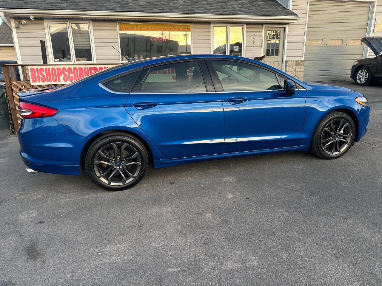 Used 2018 Ford Fusion SE w/ Equipment Group 201A image 9