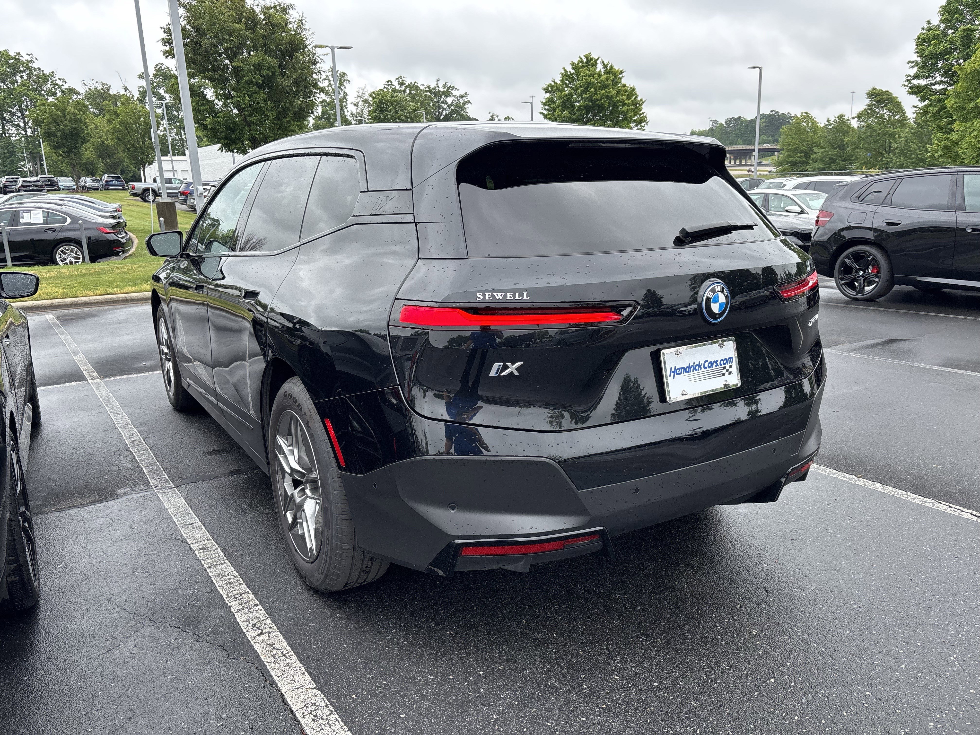 Certified 2023 BMW iX xDrive50 AWD/4WD image 18