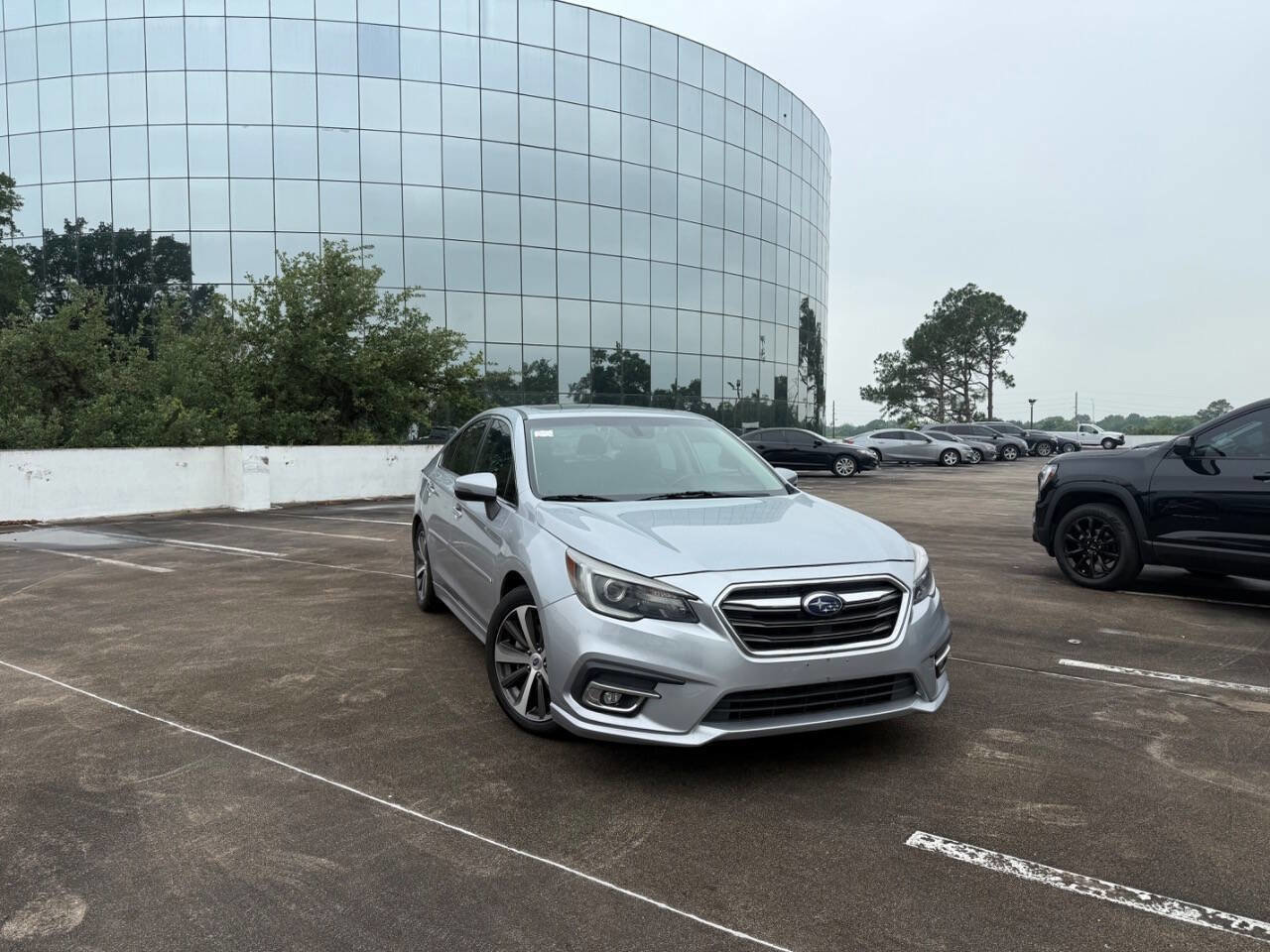 Used 2018 Subaru Legacy 3.6R Limited AWD/4WD image 2