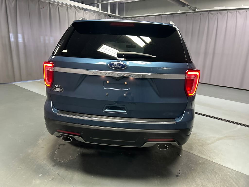 Used 2018 Ford Explorer XLT w/ Equipment Group 202A image 6