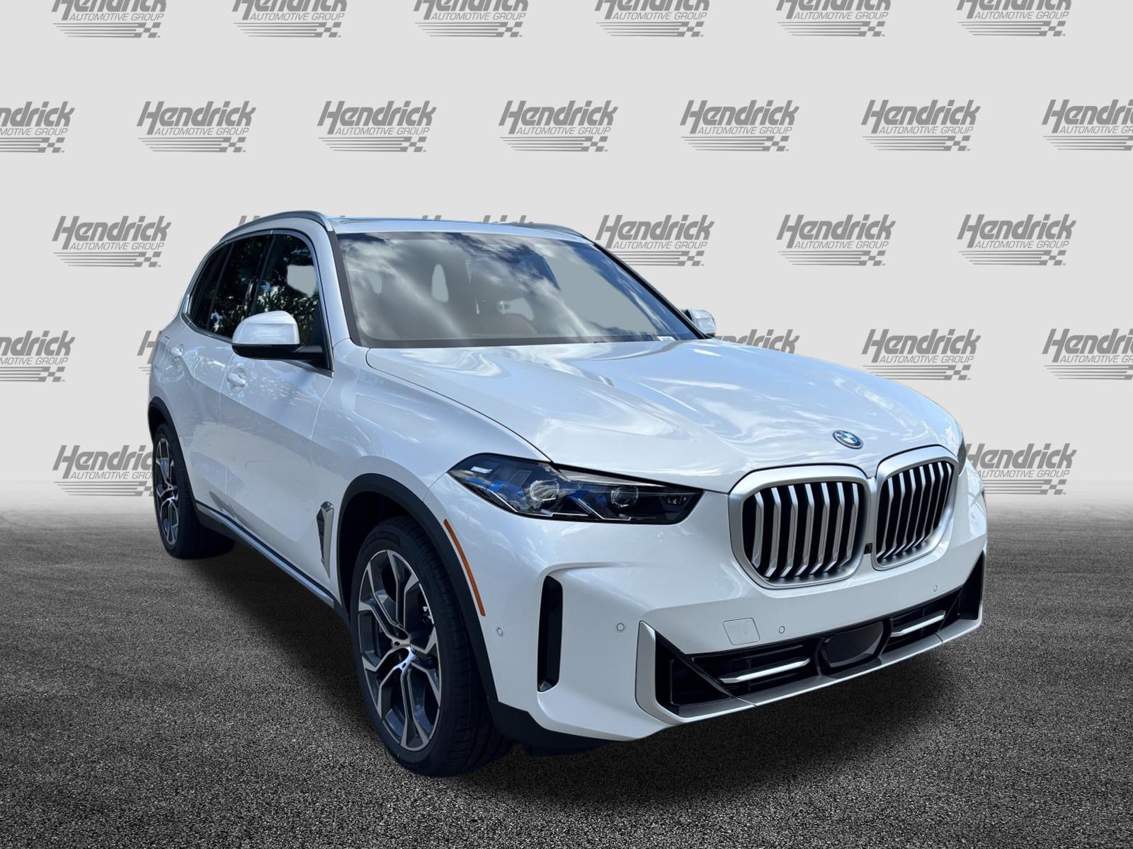 New 2026 BMW X5 xDrive50e AWD/4WD image 2