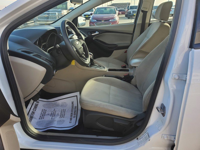 Used 2016 Ford Focus SE FWD image 12