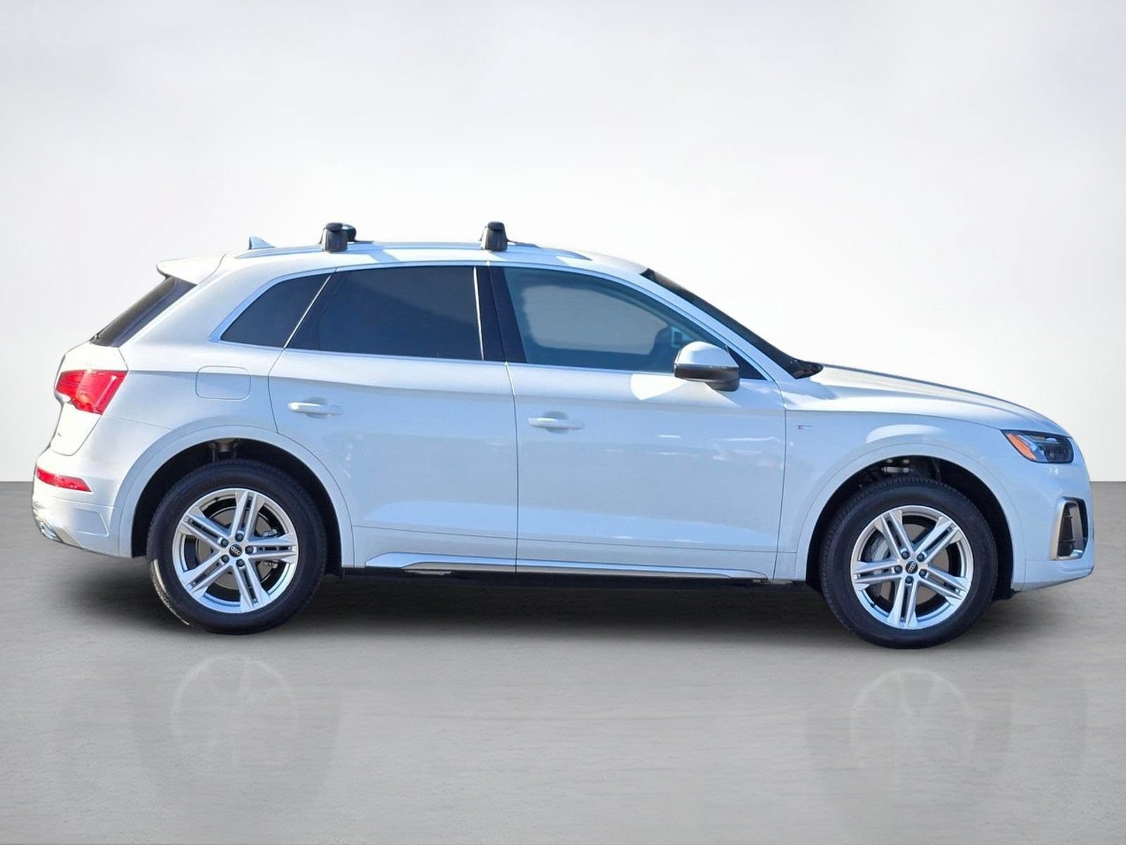 Used 2024 Audi Q5 e Premium w/ Convenience Package AWD/4WD image 8