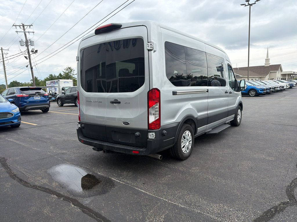 Used 2024 Ford Transit 350 XLT RWD image 4