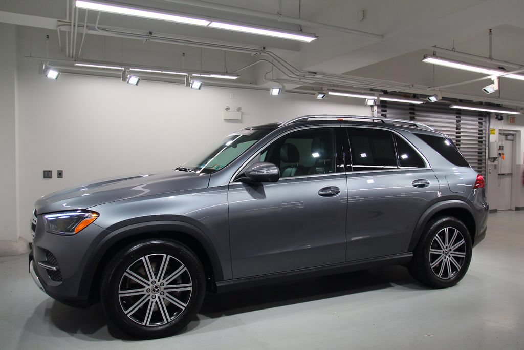 Certified 2025 Mercedes-Benz GLE 450e 4MATIC image 4