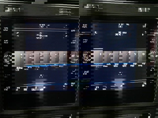 Used 2018 Volkswagen Golf SE image 25