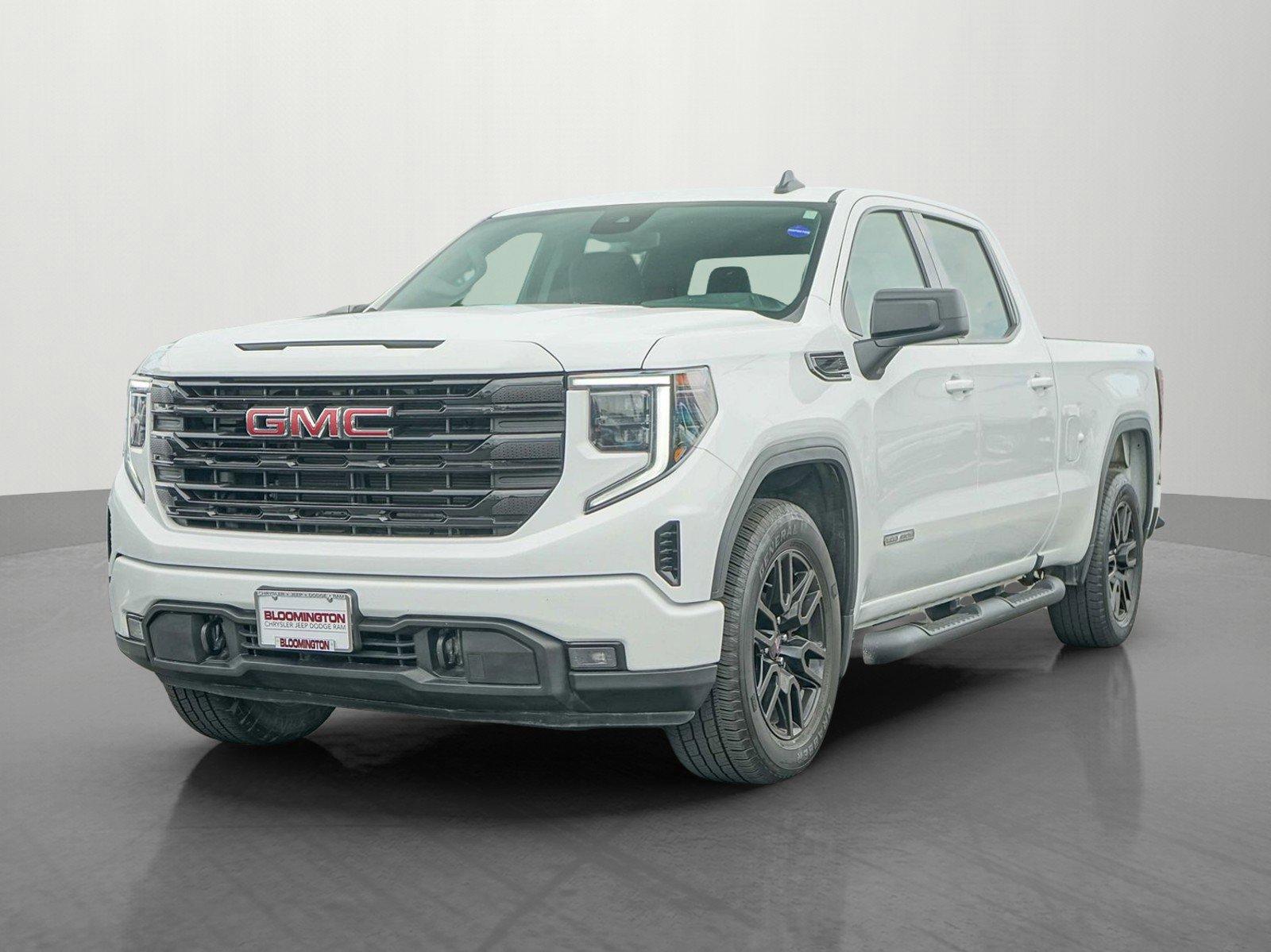 Used 2023 GMC Sierra 1500 Elevation image 3
