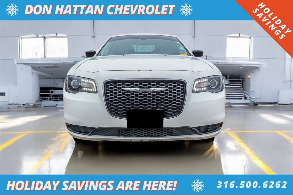 Used 2023 Chrysler 300 Touring w/ Sport Appearance Package image 24