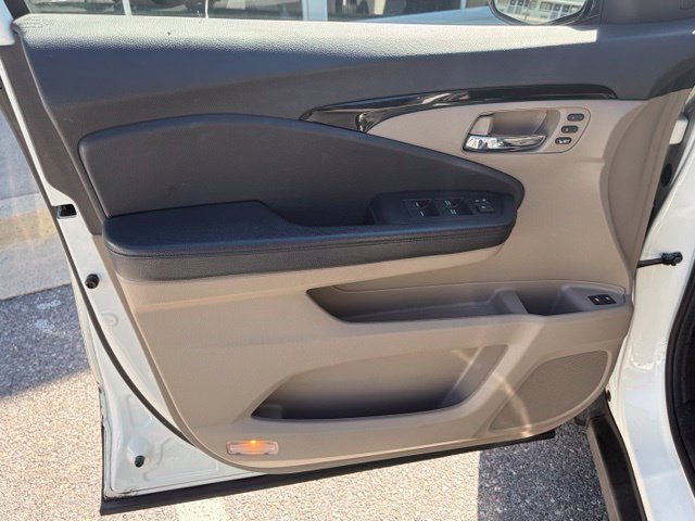 Used 2019 Honda Pilot Touring image 12
