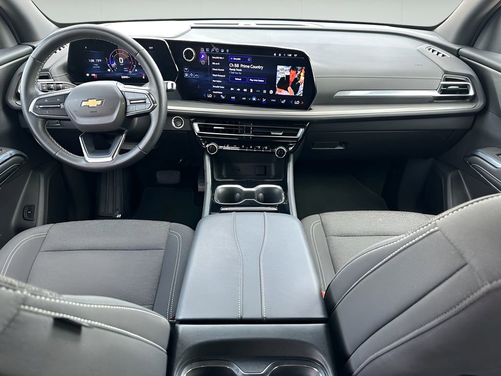 Used 2024 Chevrolet Traverse LT image 16