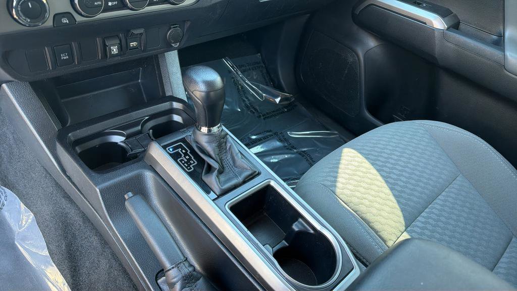 Used 2022 Toyota Tacoma SR5 image 25