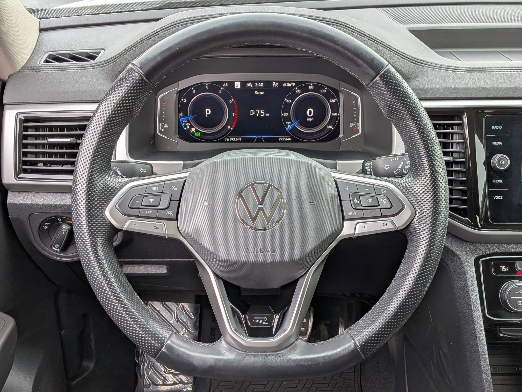 Used 2022 Volkswagen Atlas SEL Premium image 19