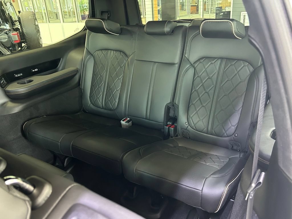 New 2025 Jeep Grand Wagoneer Series III w/ Rear Seat Video Group 1 AWD/4WD image 34
