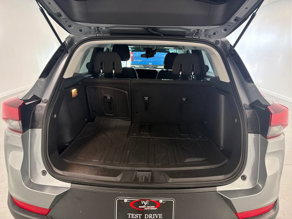 Used 2025 Chevrolet TrailBlazer LS w/ LS Convenience Package FWD image 8