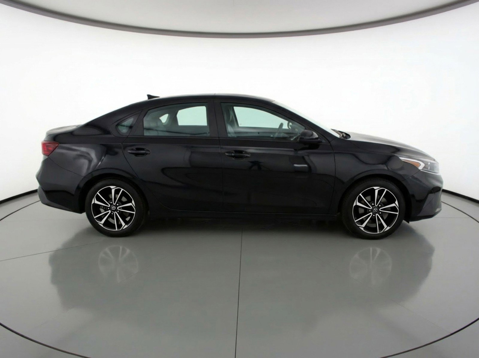 Used 2024 Kia Forte LXS image 11