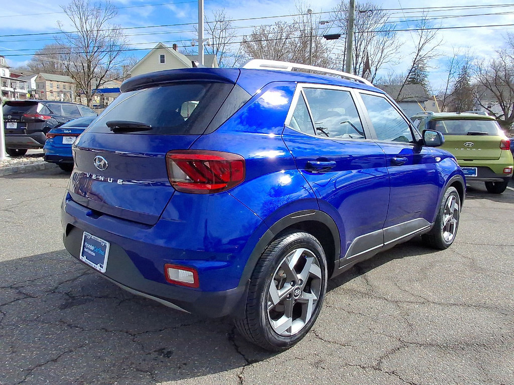 Certified 2022 Hyundai Venue SEL image 24