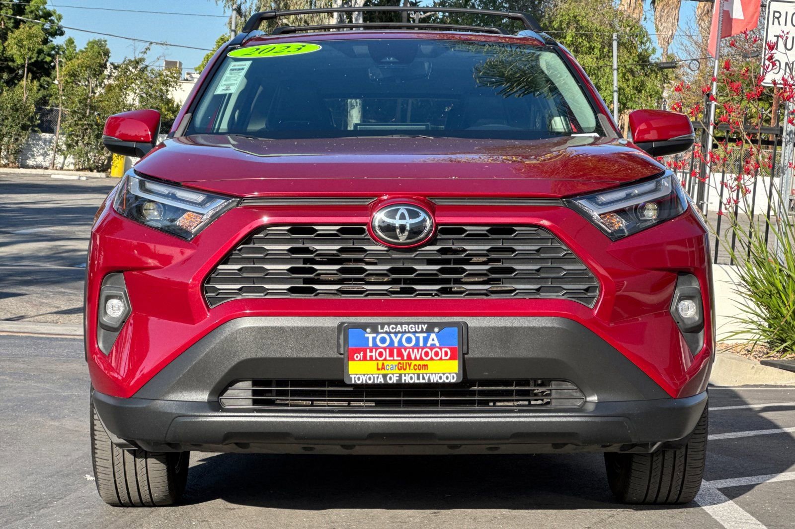 Used 2023 Toyota RAV4 XLE Premium image 9