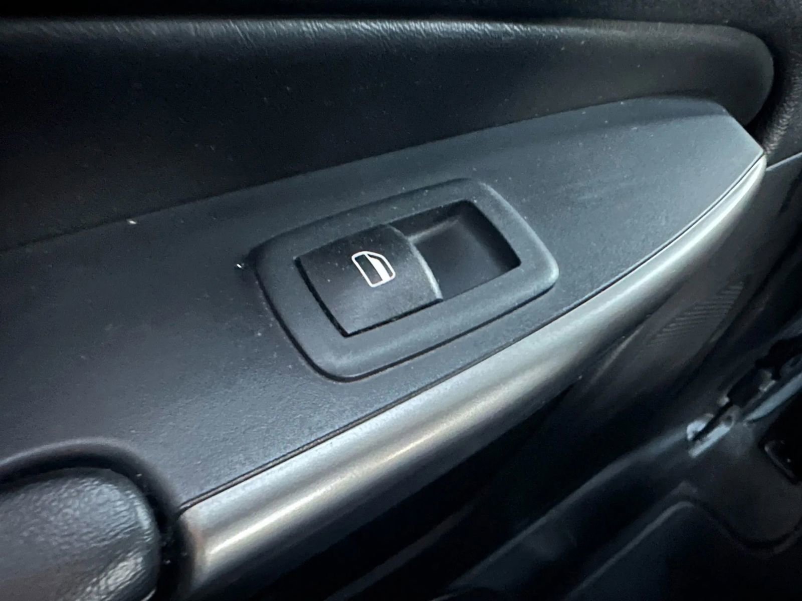 Used 2020 Jeep Cherokee Limited image 33