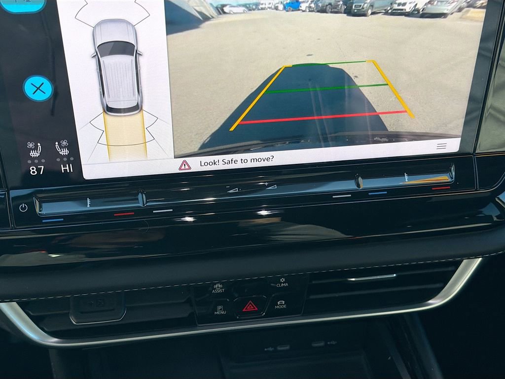 Used 2024 Volkswagen Atlas Cross Sport SE image 33