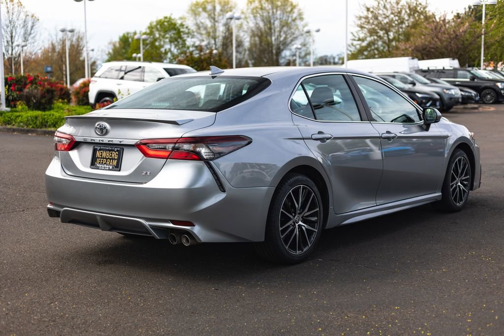 Used 2024 Toyota Camry SE FWD image 9