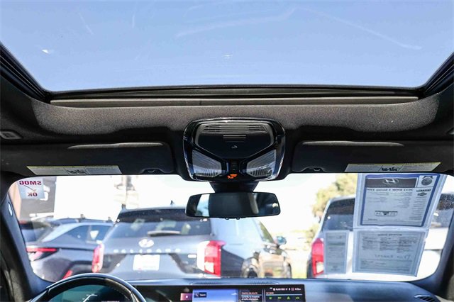 Used 2023 BMW 330i Sedan image 16