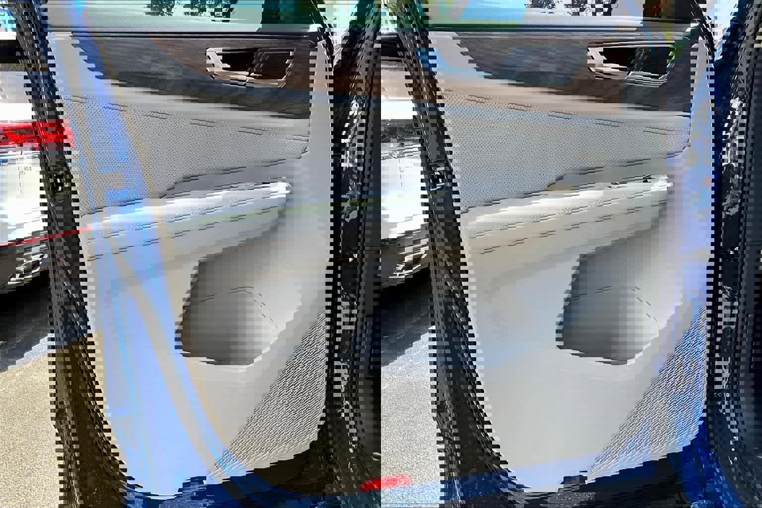 New 2025 Volkswagen Atlas SE image 10