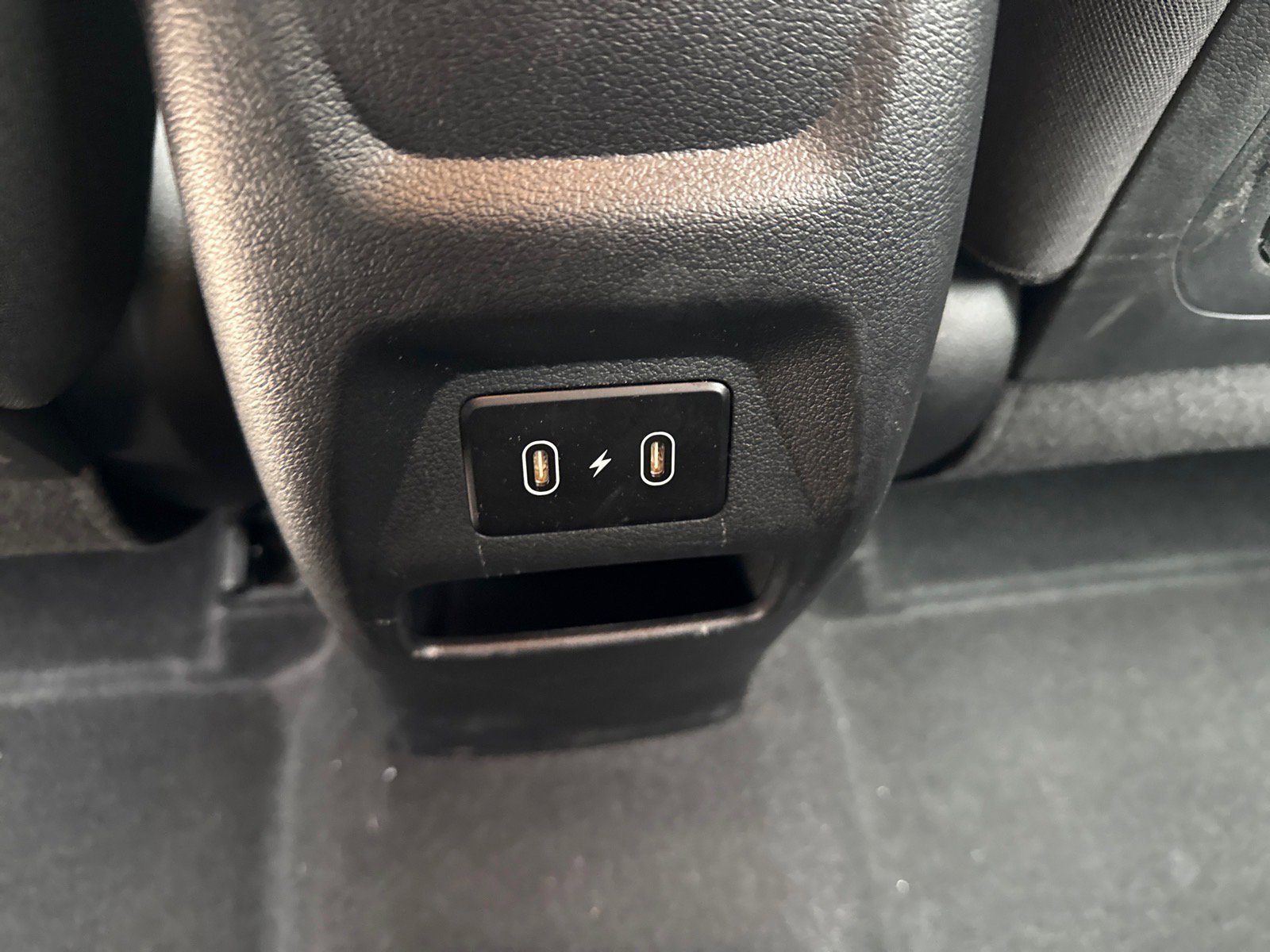 Used 2025 Hyundai Venue SEL FWD image 12
