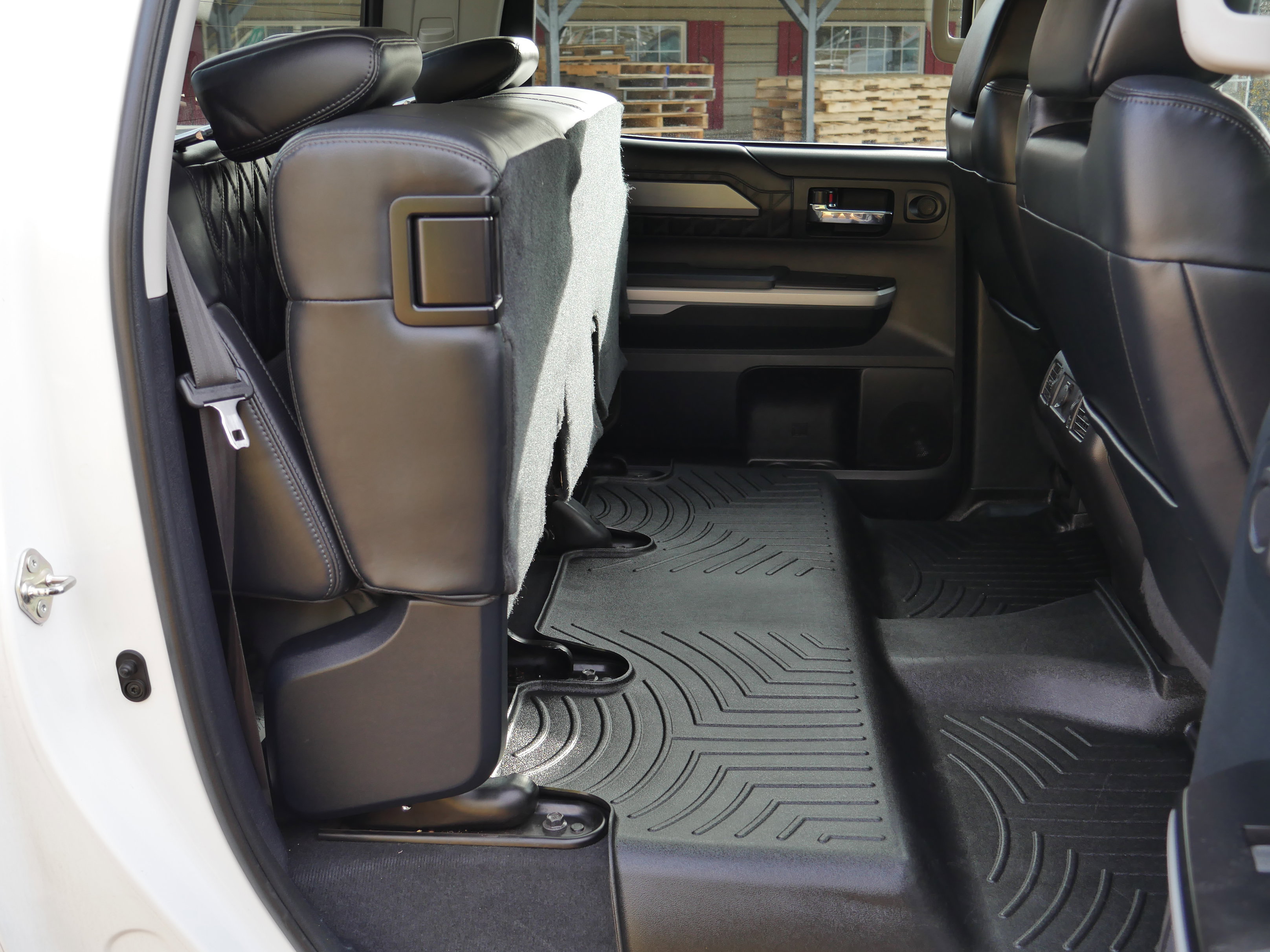 Used 2015 Toyota Tundra Platinum image 29