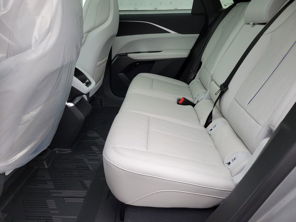 New 2025 Cadillac Lyriq Luxury w/ LPO, Floor Liner Package image 16
