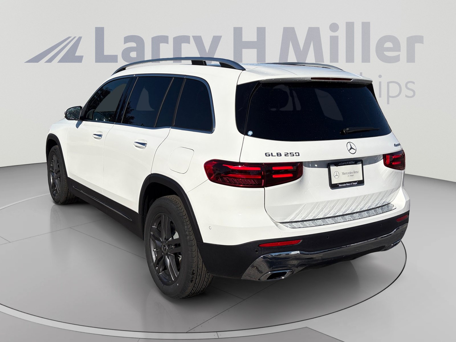 New 2026 Mercedes-Benz GLB 250 4MATIC image 3