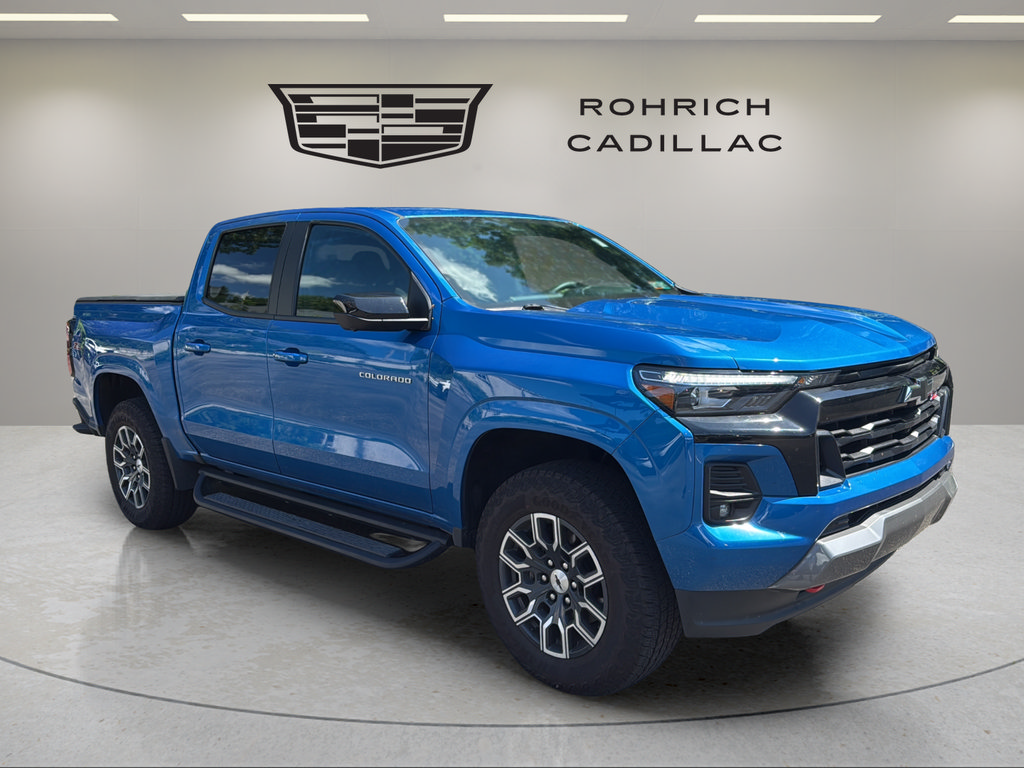 Used 2023 Chevrolet Colorado Z71 w/ Z71 Convenience Package 2 AWD/4WD image 3