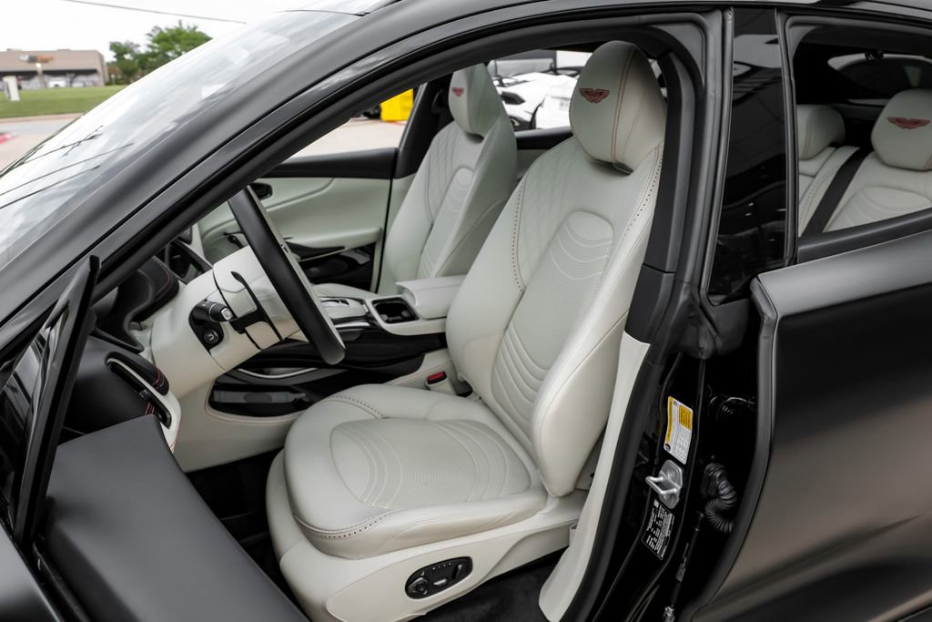 Used 2023 Aston Martin DBX 707 image 27