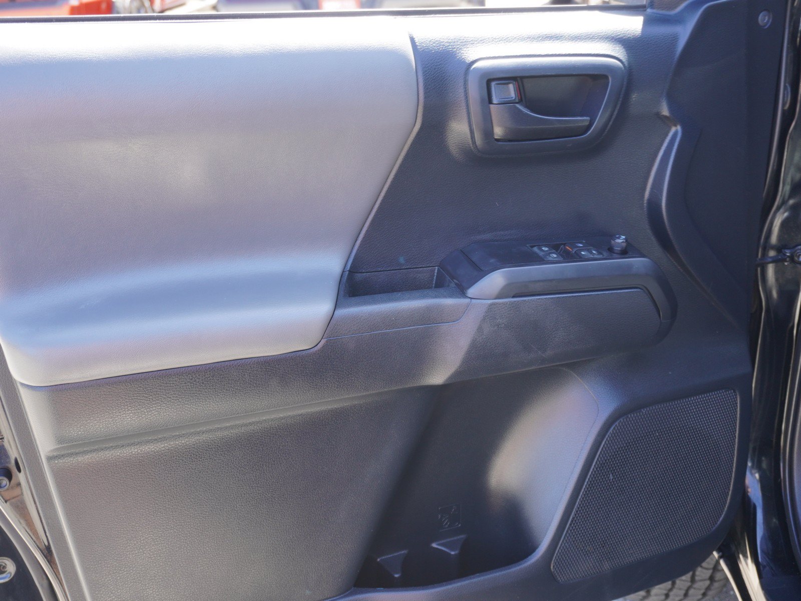 Used 2019 Toyota Tacoma SR RWD image 11