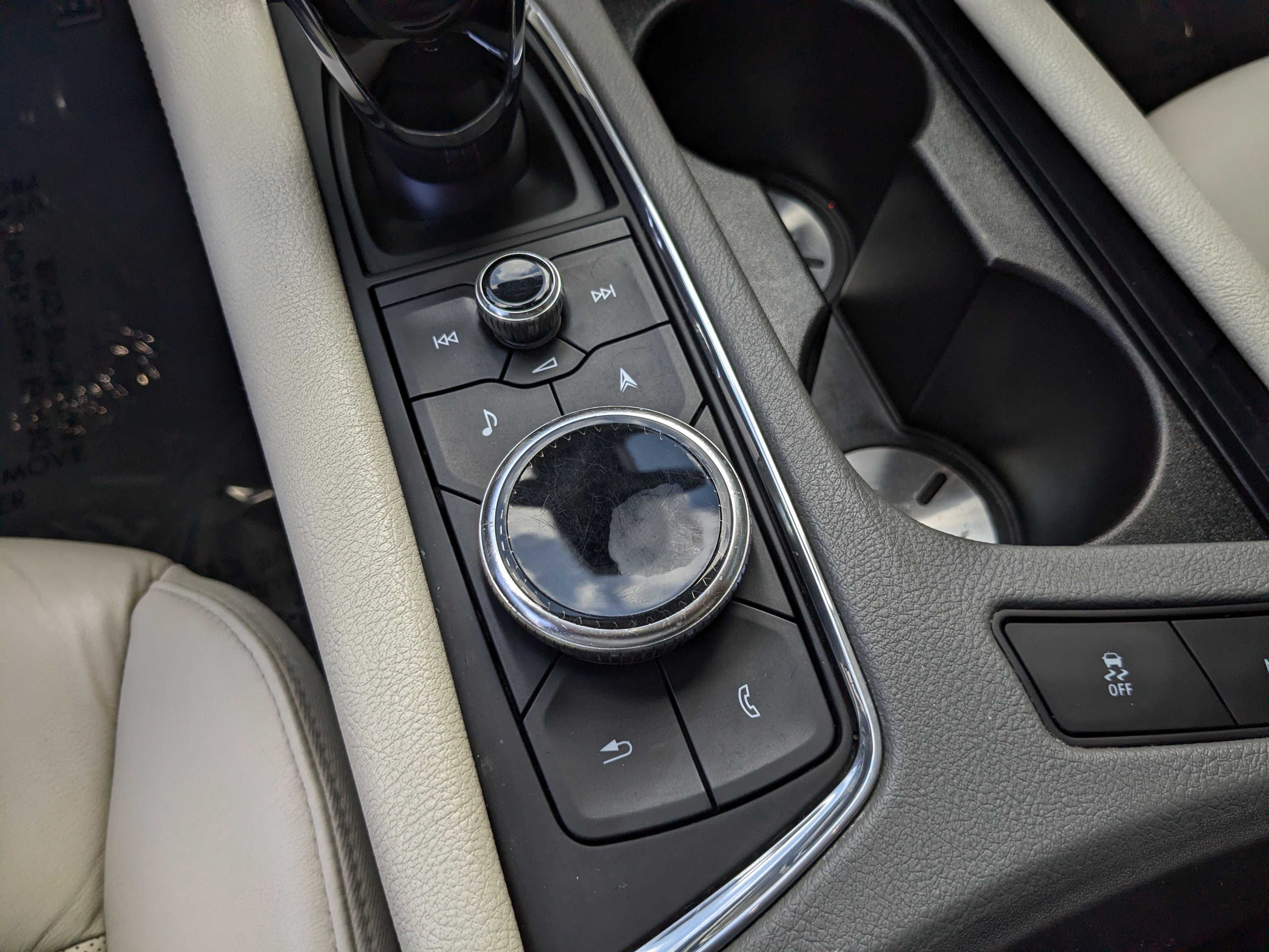 Used 2020 Cadillac XT6 Premium Luxury image 28