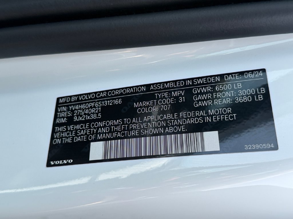 Certified 2025 Volvo XC90 T8 Ultra w/ Protection Package Premier AWD/4WD image 30